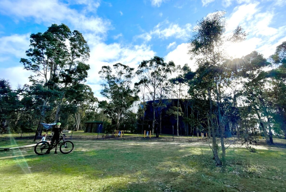 wide angle shot of the water tank at plenty gorge mtb trail carpark